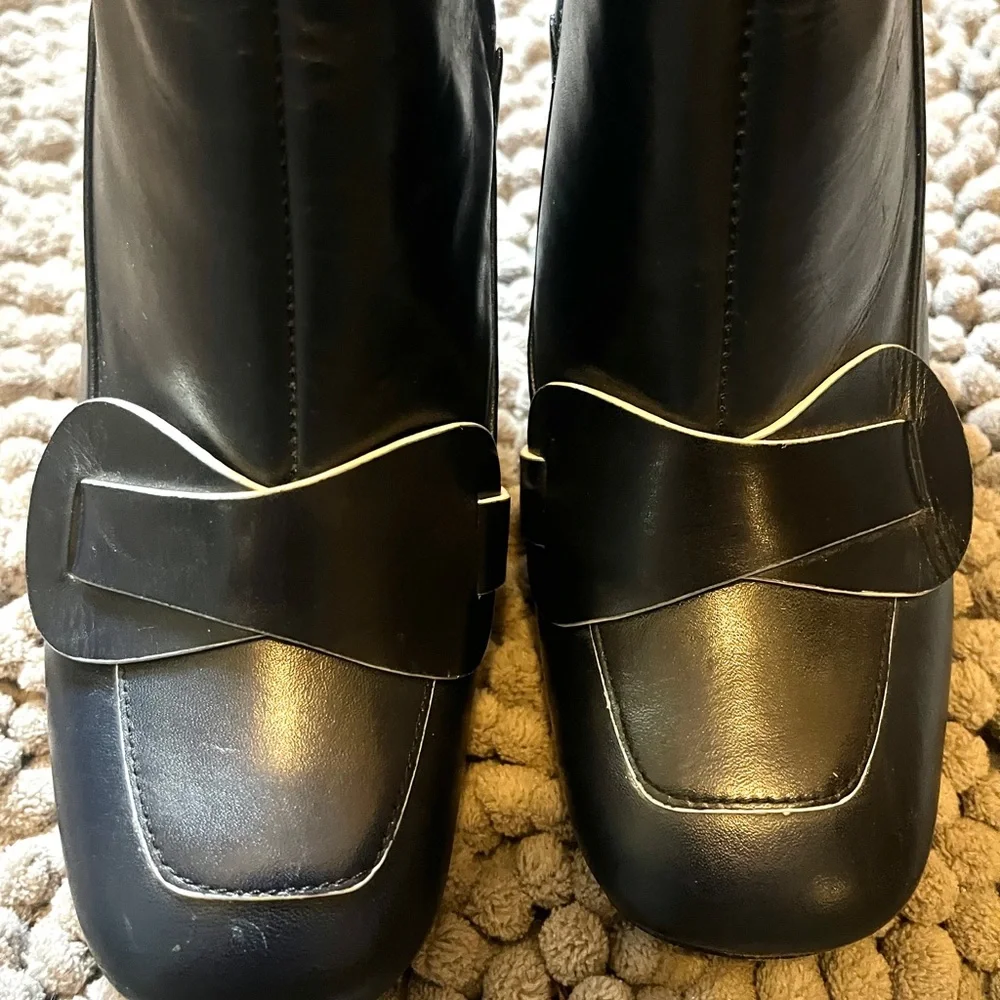 Tory Burch Navy Heeled Boots with white Accents - Picture 2 of 10